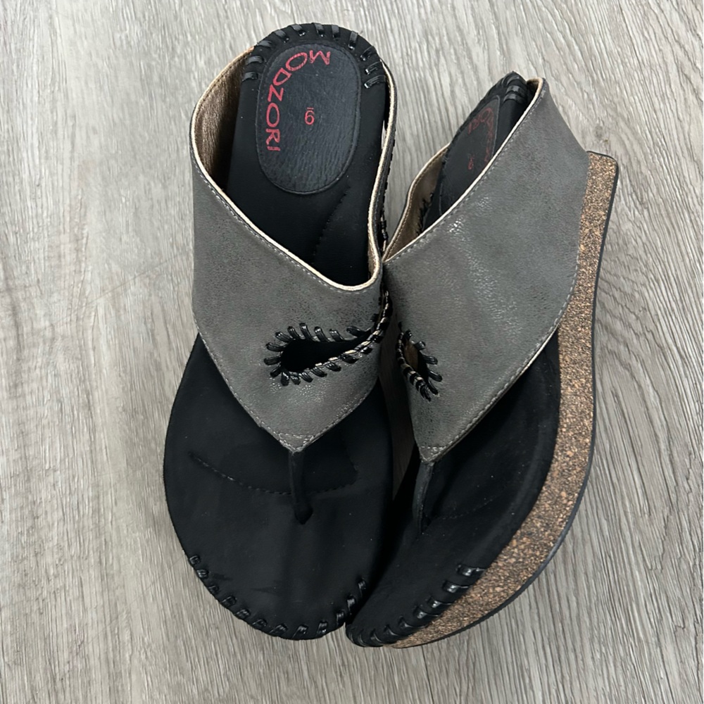 Modzori Reversibles Sandals size 9 Wedge Thong 2-in-1 Cork Sole